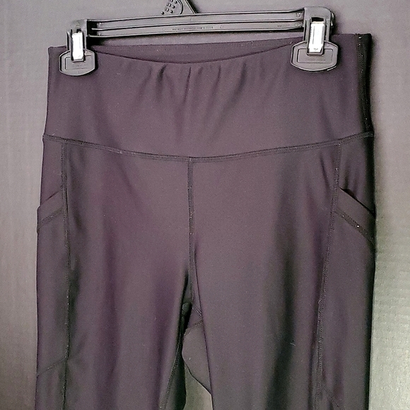 Sommer Ray Black Leggings with Mesh & Pockets - Size Medium (fits a 6-8) - Picture 3 of 16